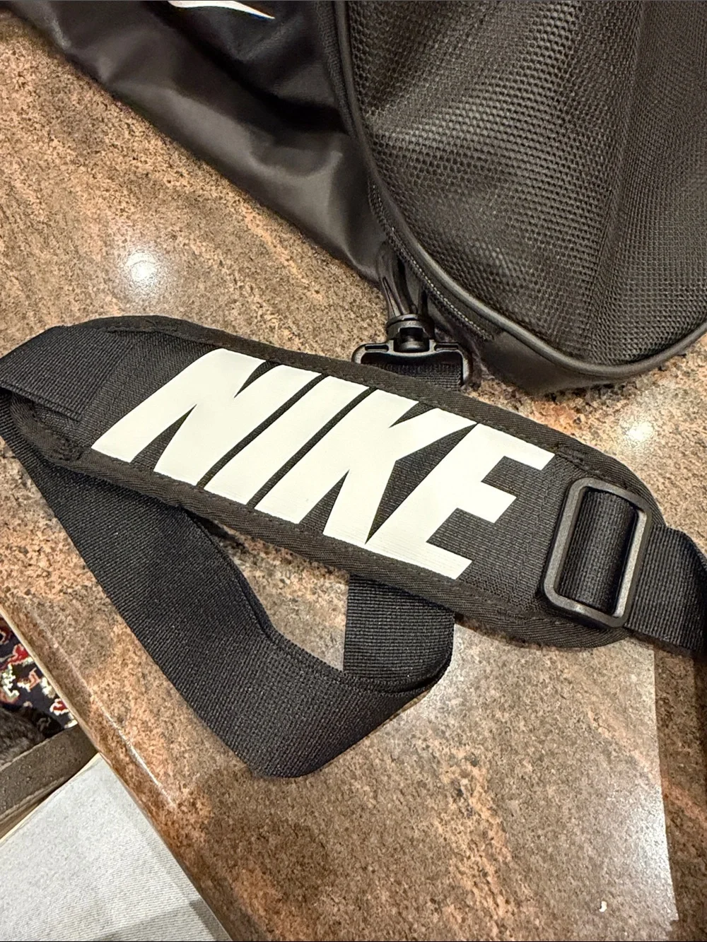 Nike unisex adult